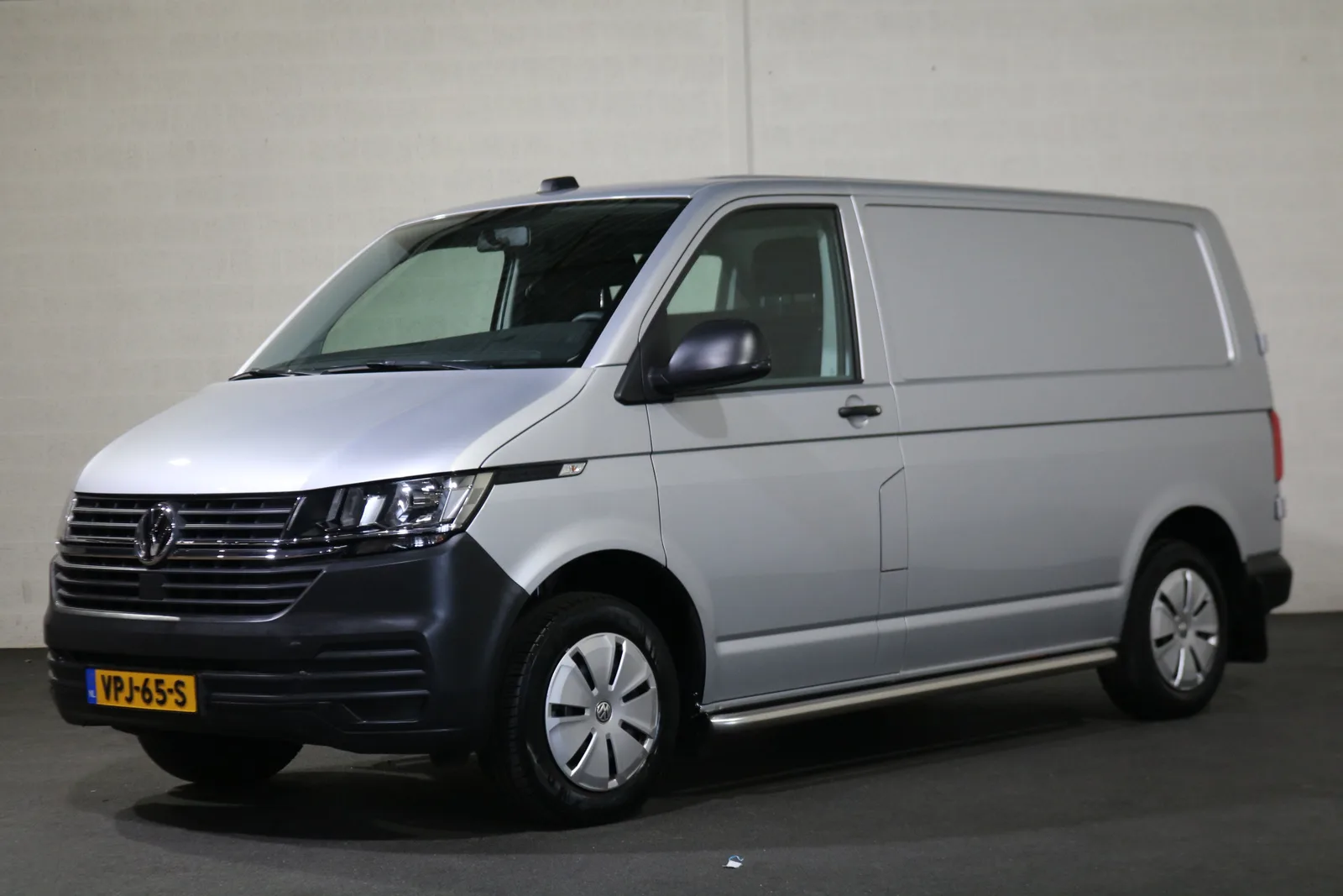 Volkswagen Transporter (2022) — foto 1