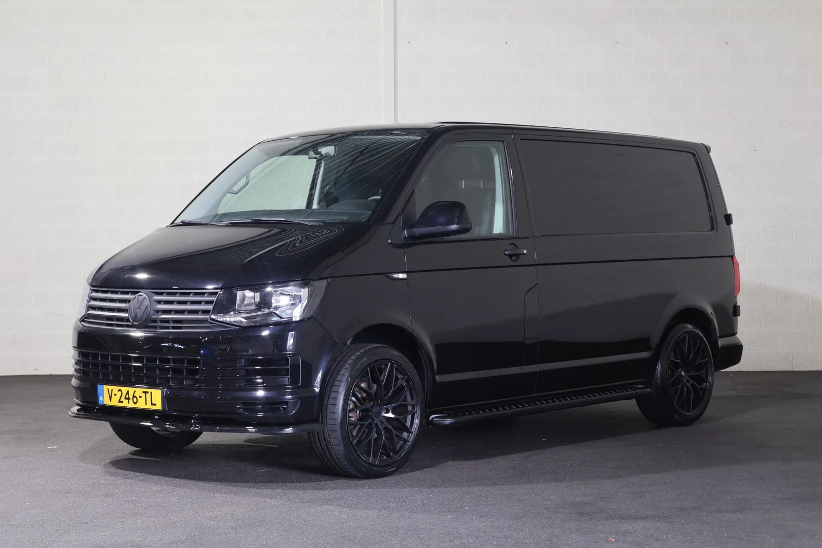 Volkswagen Transporter (2018) — foto 1