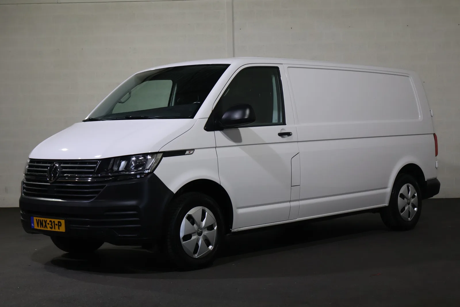 Volkswagen Transporter (2022) — foto 1