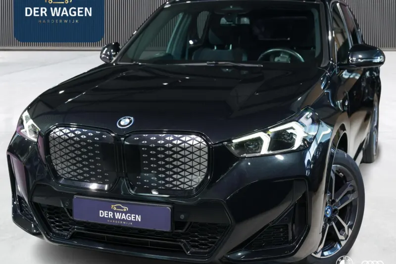 BMW iX1 (2024)