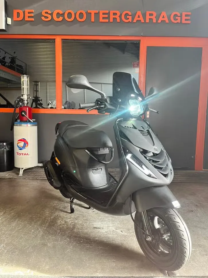 Piaggio FullPiaggio Zip brom (2023) — foto 1