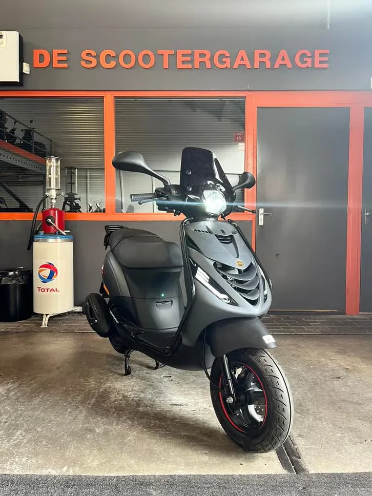 Piaggio NIEUWPiaggio Zip iget brom (2024) — foto 1