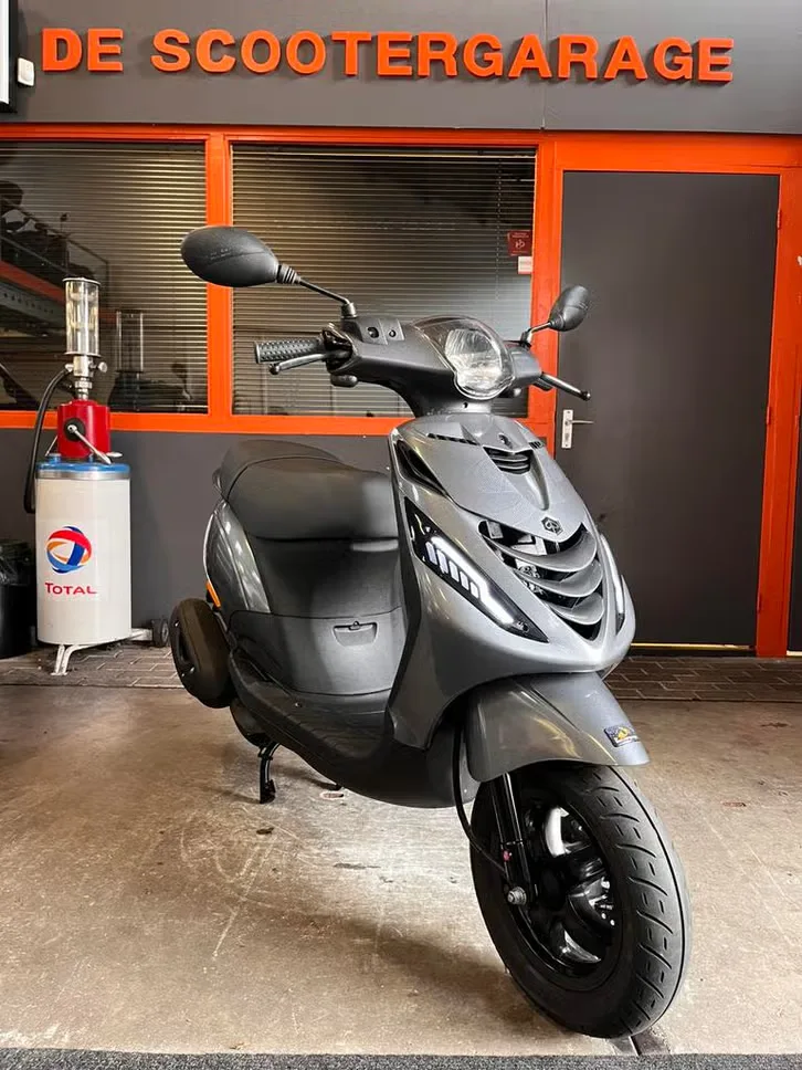 Piaggio Zip (2024) — foto 1