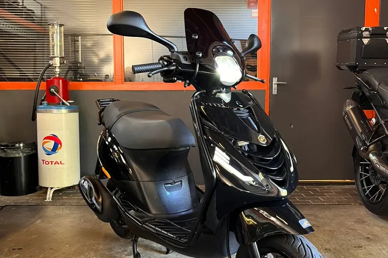 Piaggio Zip Brom Mijn FavorietenFullPiaggio (2017)