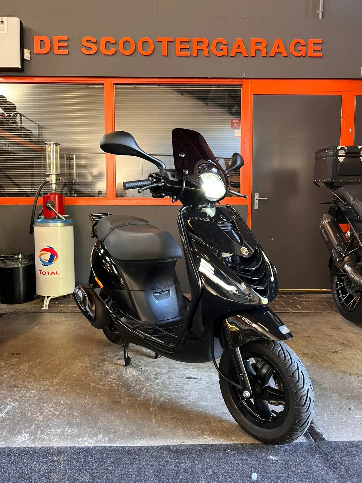 Piaggio Zip Brom Mijn FavorietenFullPiaggio (2017) — foto 1