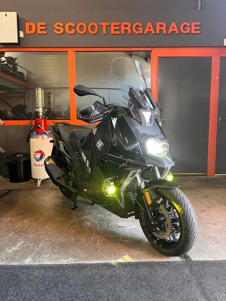 BMW C 400 X (2022) — foto 1