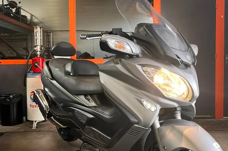 Suzuki Burgman 650 Executive (2014)