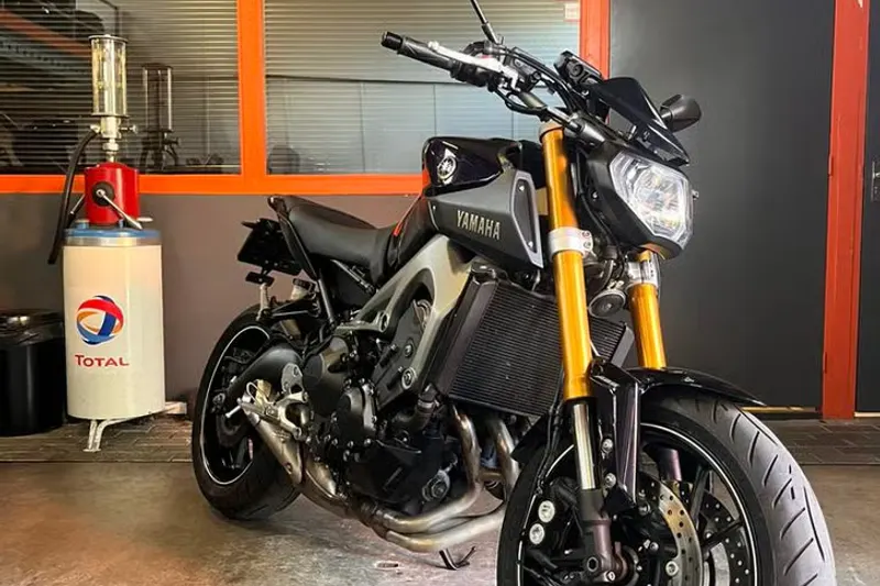 Yamaha MT-09 (2015)