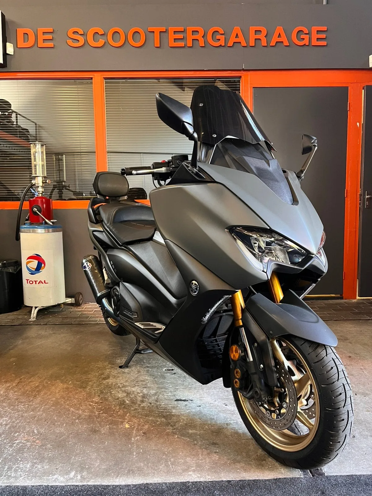 Yamaha Tmax 560 Tech MAX (2021) — foto 1