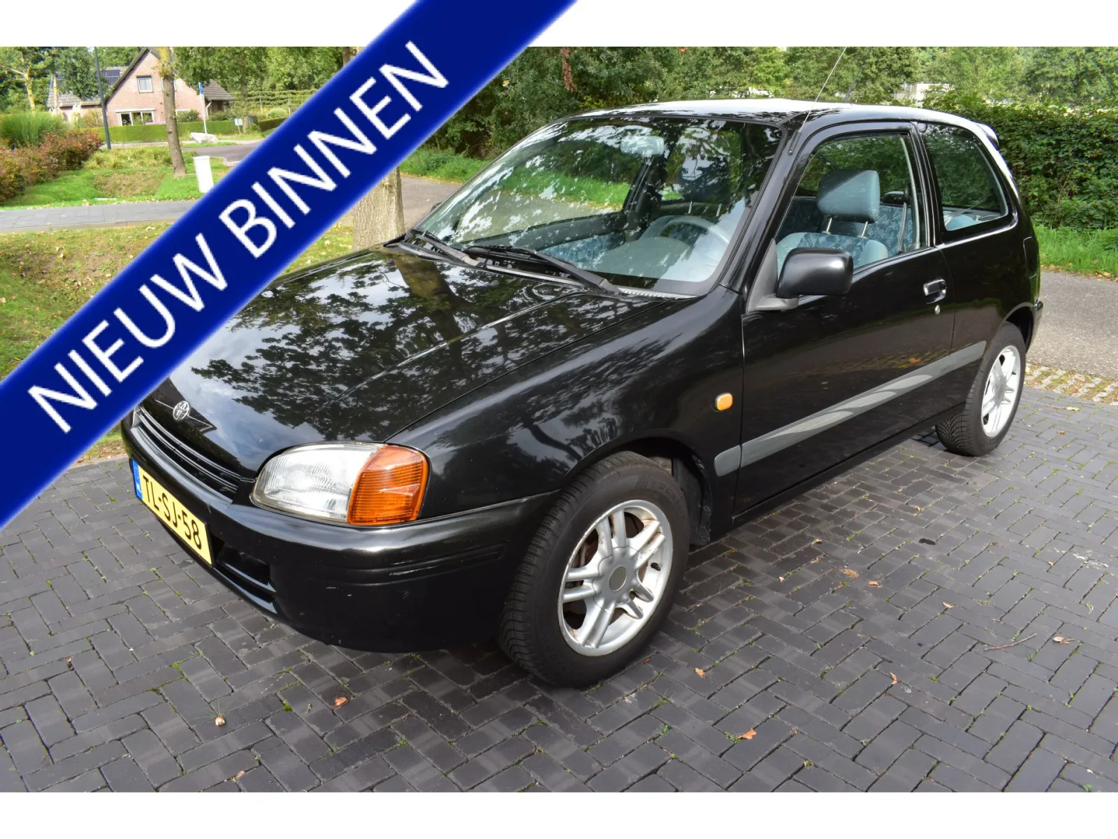 Toyota Starlet (1998) — foto 1