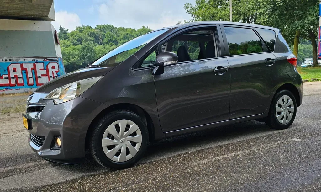 Toyota Verso (2013) — foto 1