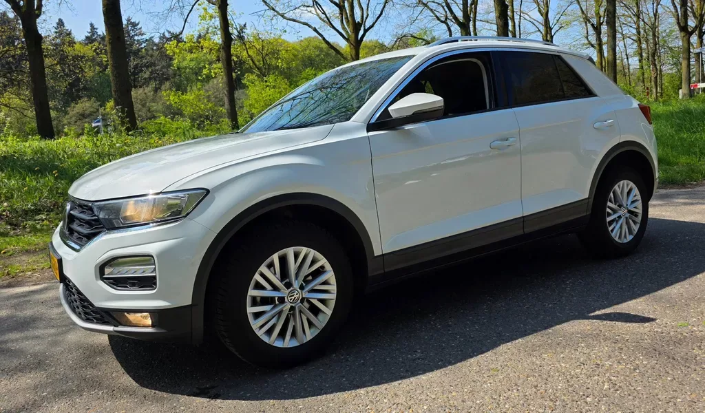 Volkswagen T-Roc (2019) — foto 1