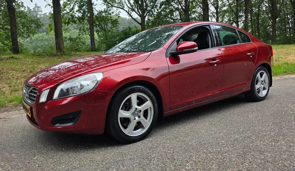 Volvo S60 (2010) — foto 1