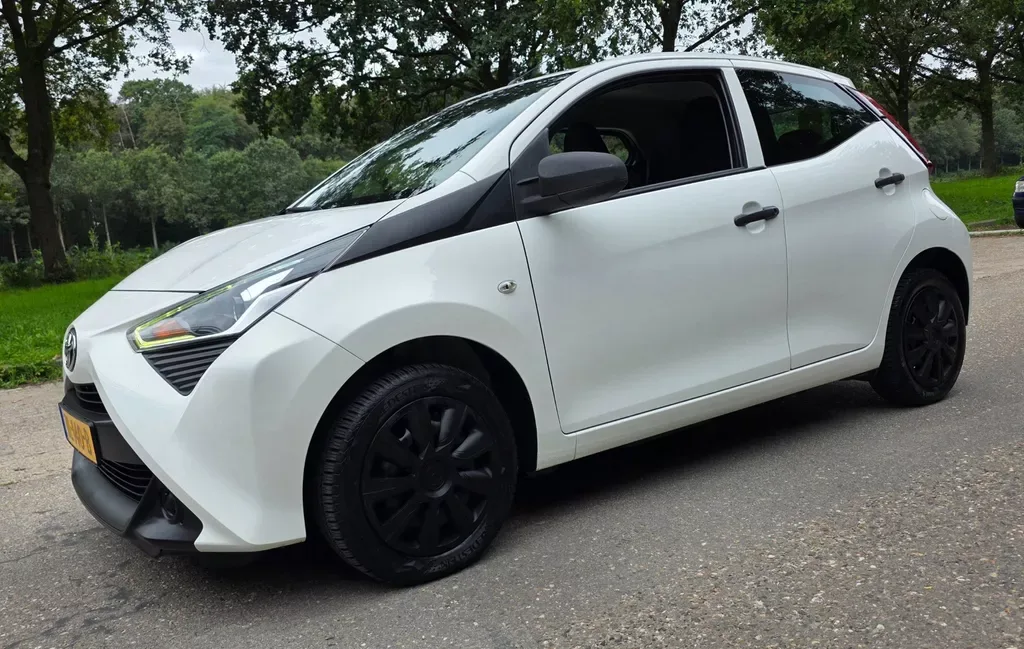 Toyota Aygo (2018) — foto 1
