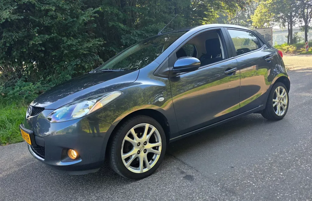 Mazda 2 (2008) — foto 1