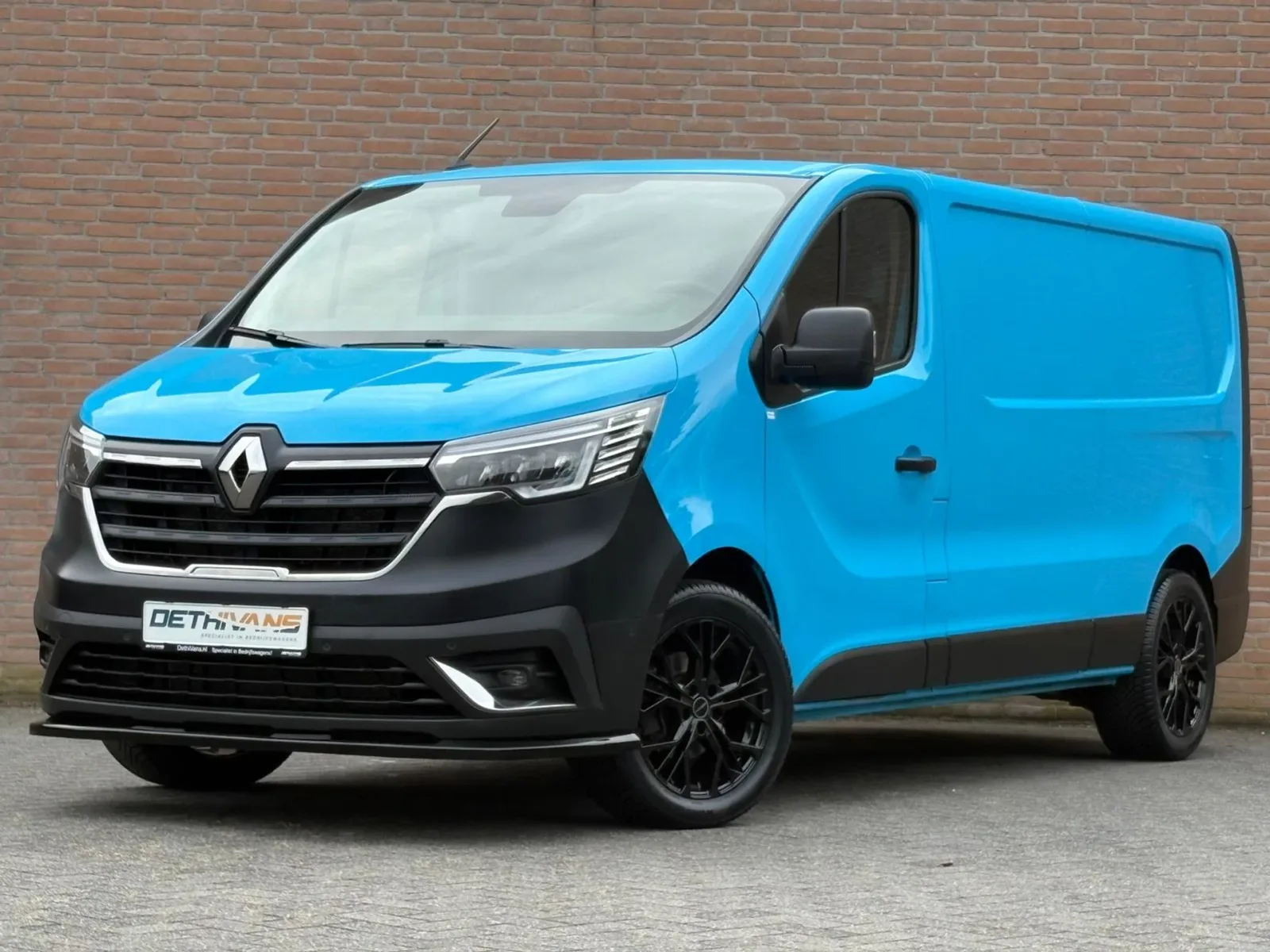 Renault Trafic (2023) — foto 1