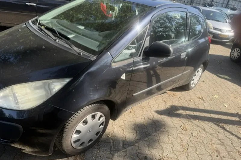 Mitsubishi Colt (2008)