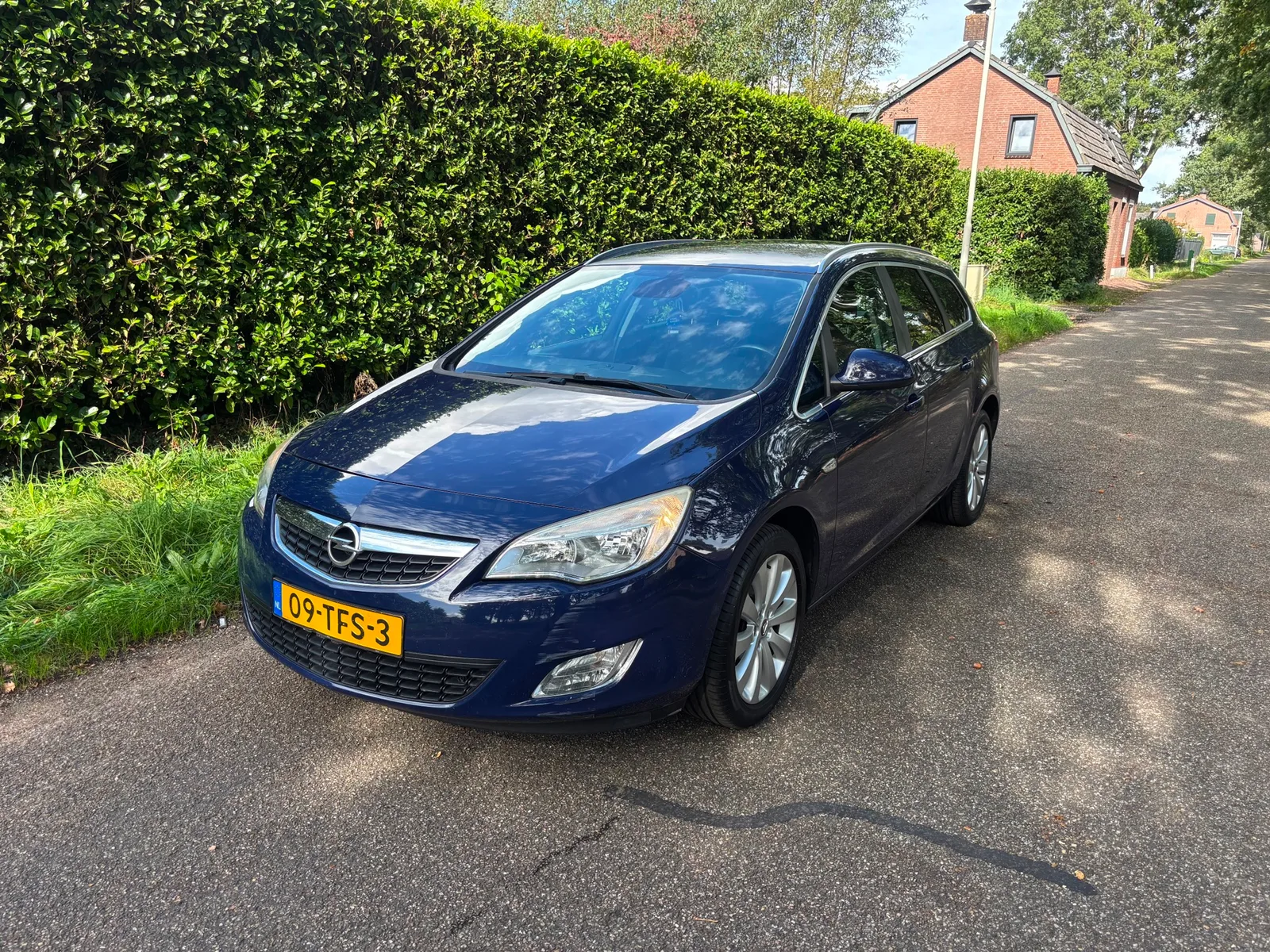 Opel Astra (2012) — foto 1