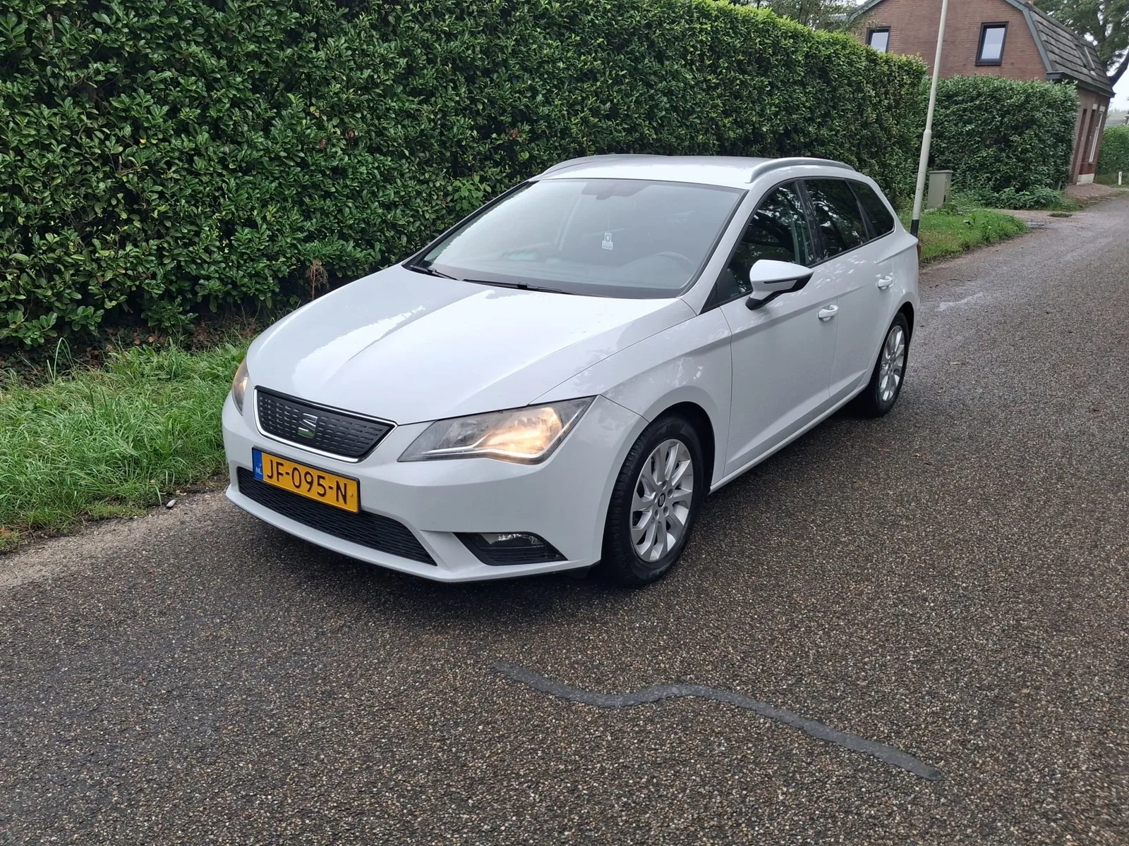 SEAT Leon (2016) — foto 1