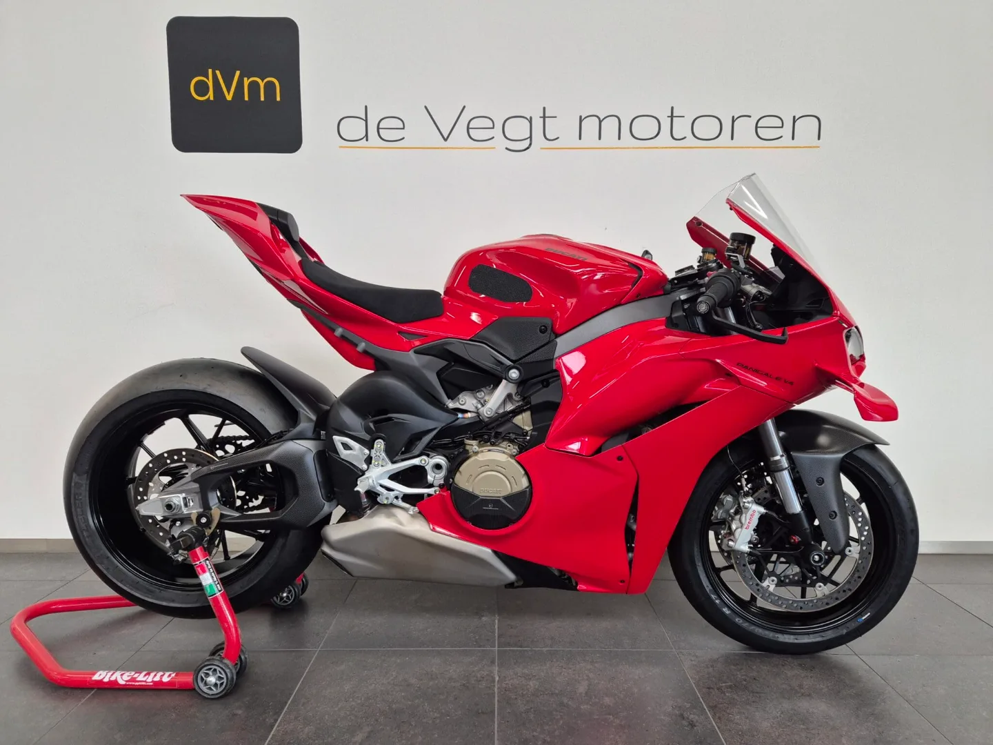 Ducati Panigale V4 (2025) — foto 1