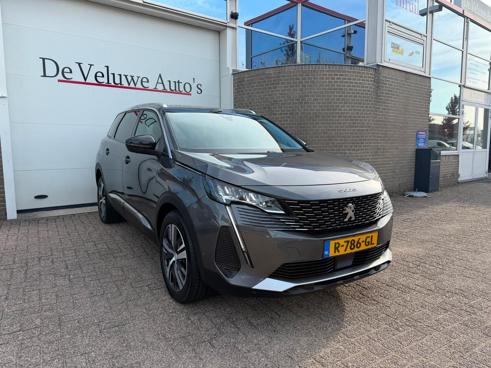 Peugeot 5008 (2022) — foto 1