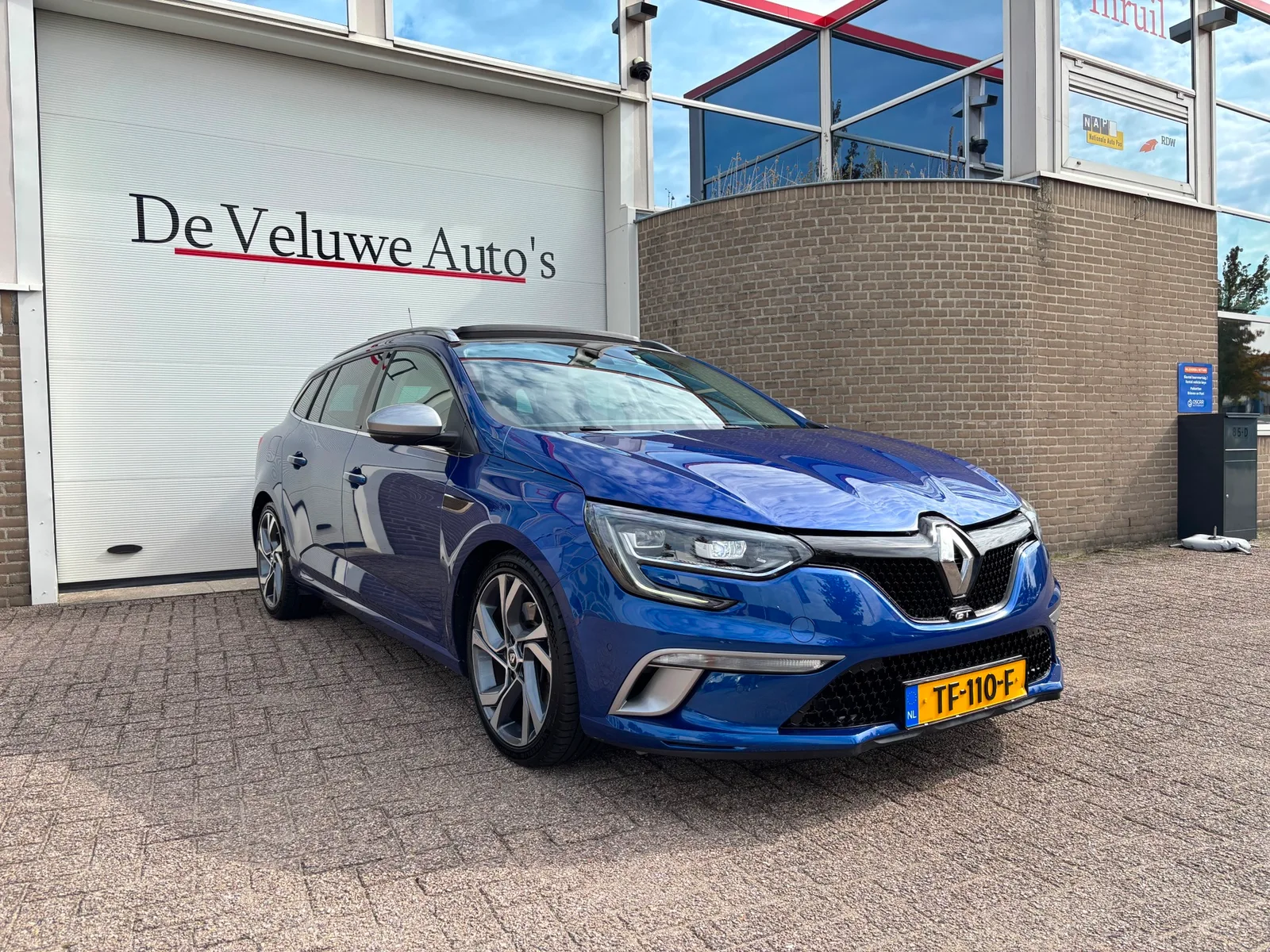 Renault Mégane (2018) — foto 1