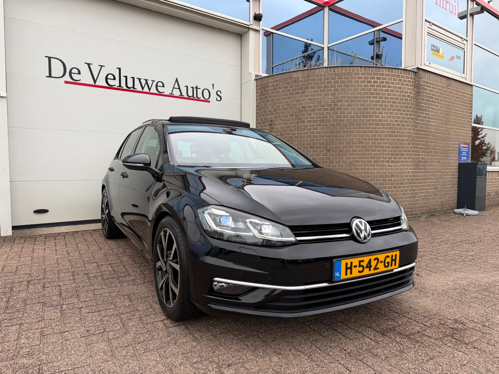 Volkswagen Golf (2018) — foto 1