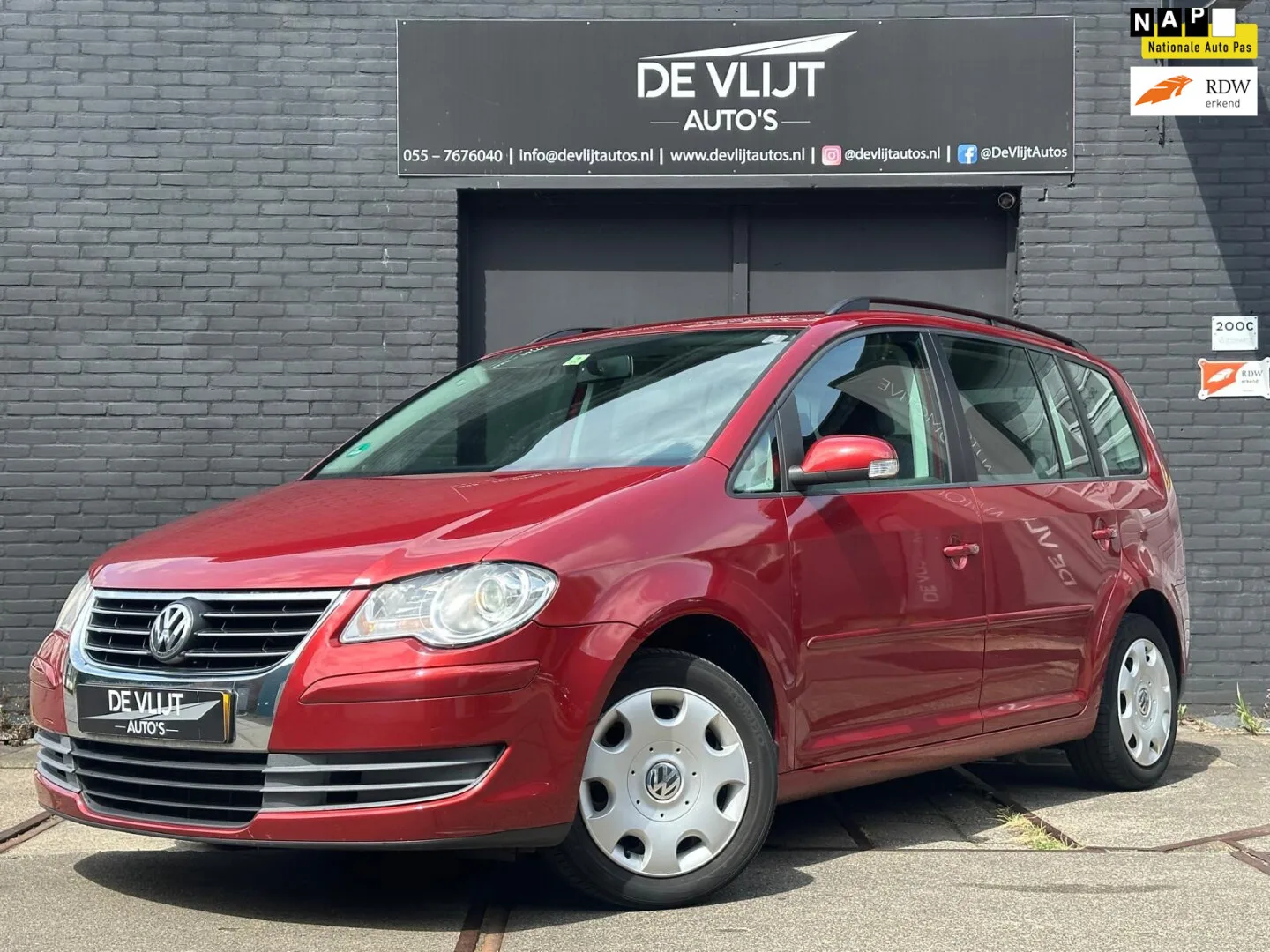 Volkswagen Touran (2009) — foto 1