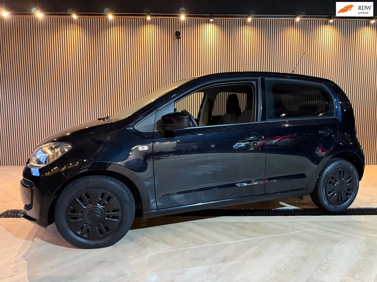 Volkswagen Up! (2013) — foto 1