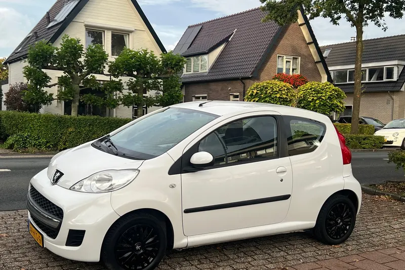 Peugeot 107 (2011)