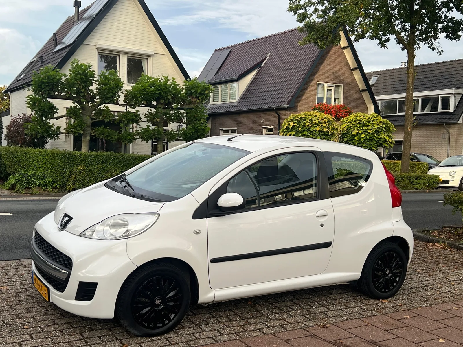 Peugeot 107 (2011) — foto 1