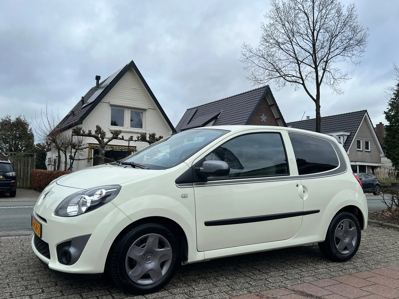 Renault Twingo (2011) — foto 1