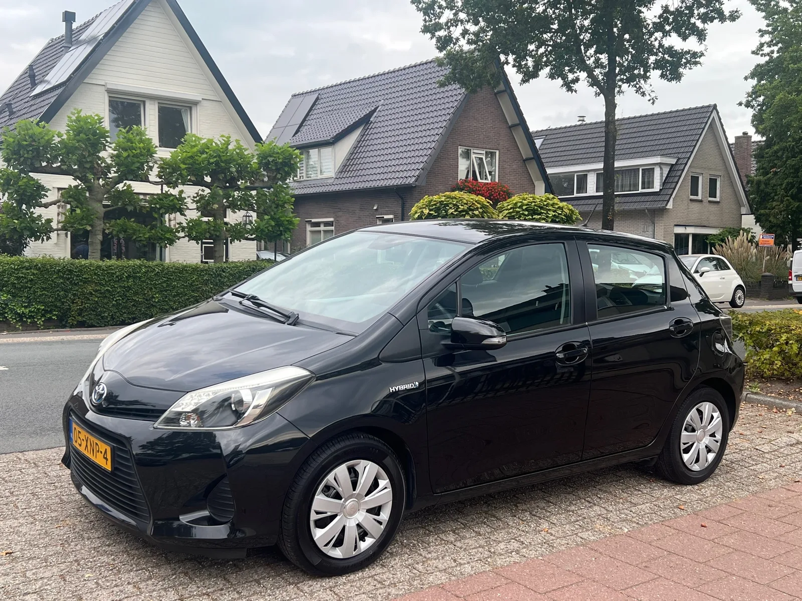 Toyota Yaris (2012) — foto 1