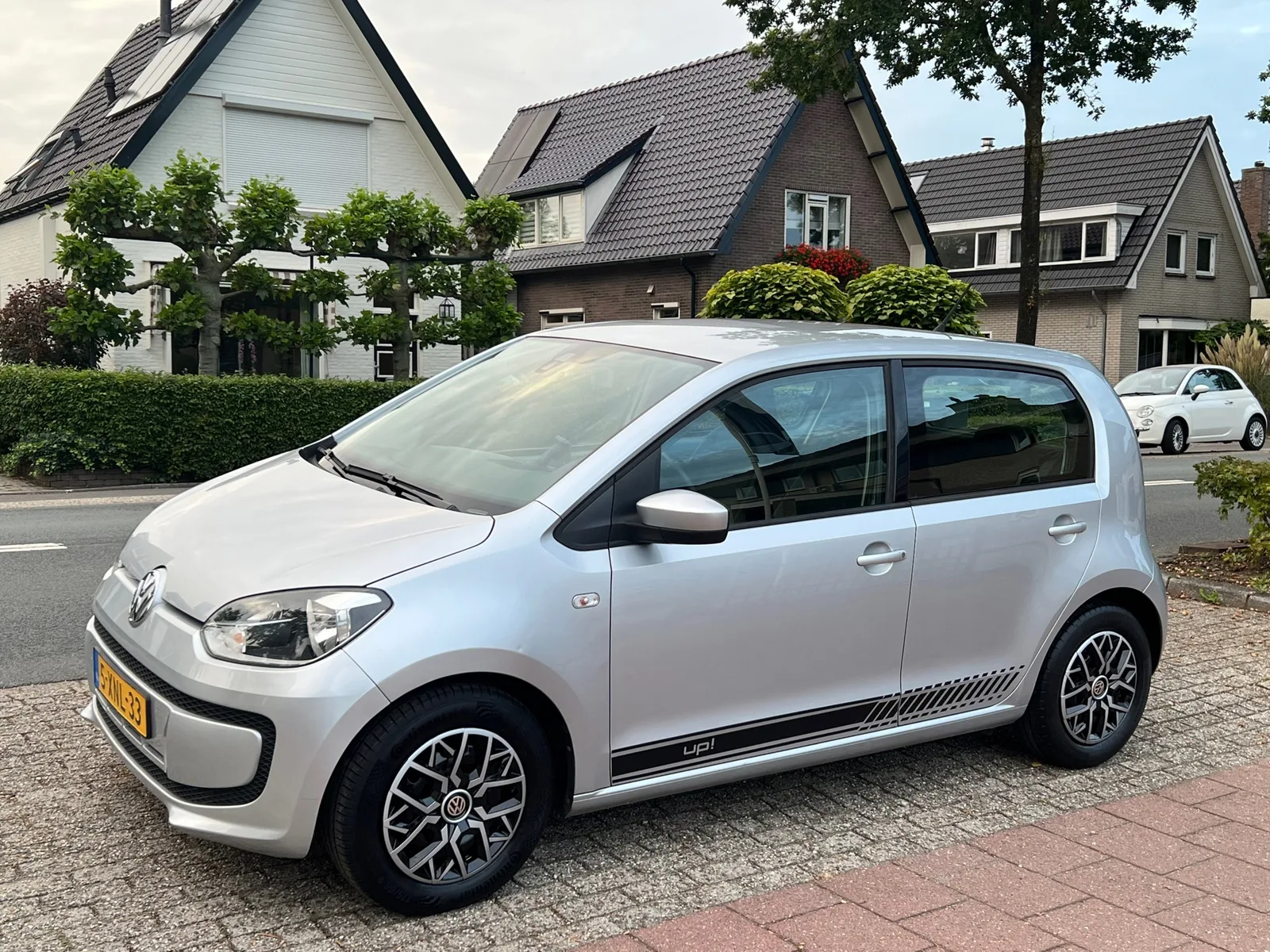 Volkswagen Up! (2014) — foto 1