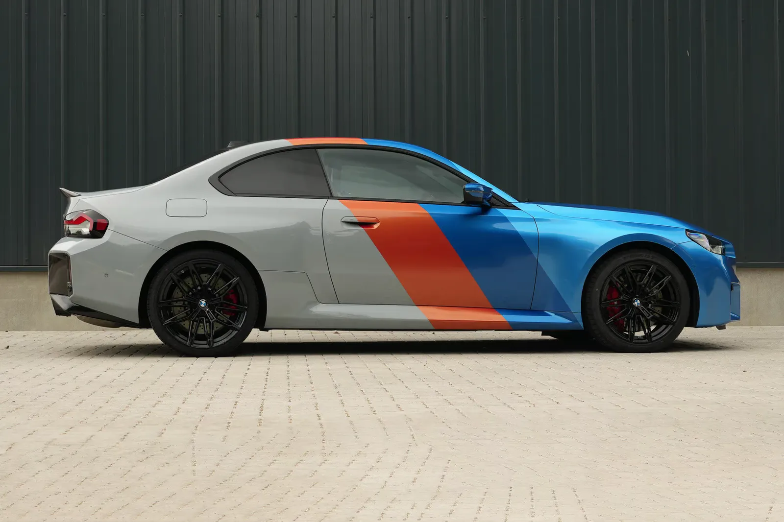 BMW M2 (2024) — foto 1