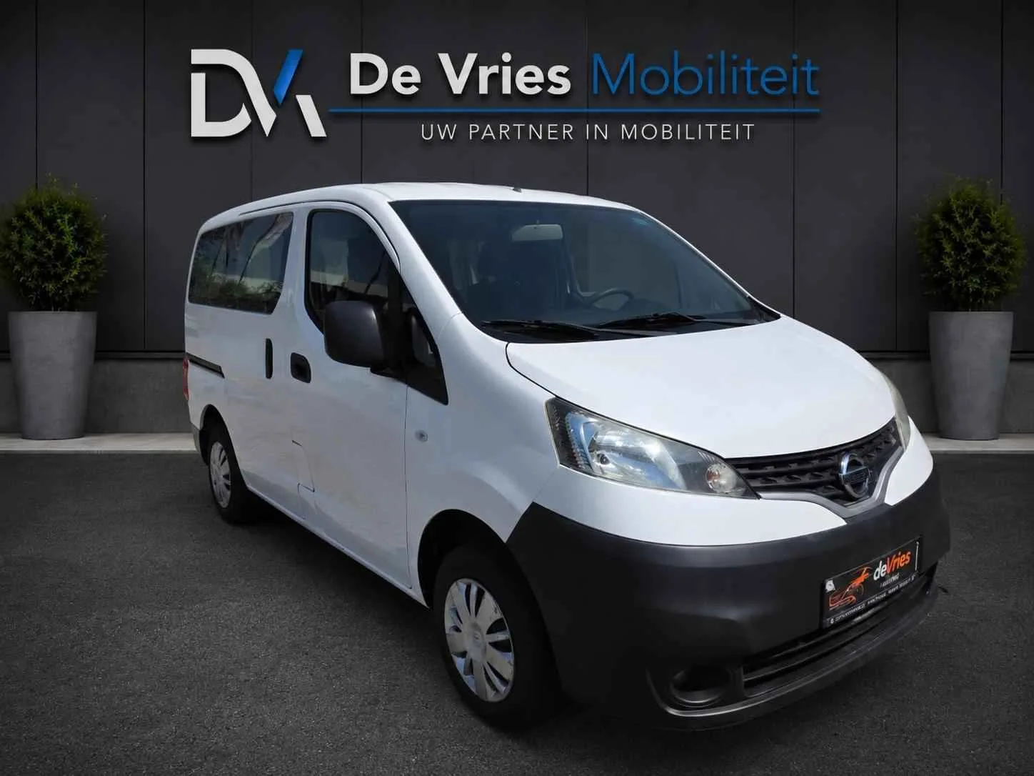 Nissan Evalia (2011) — foto 1