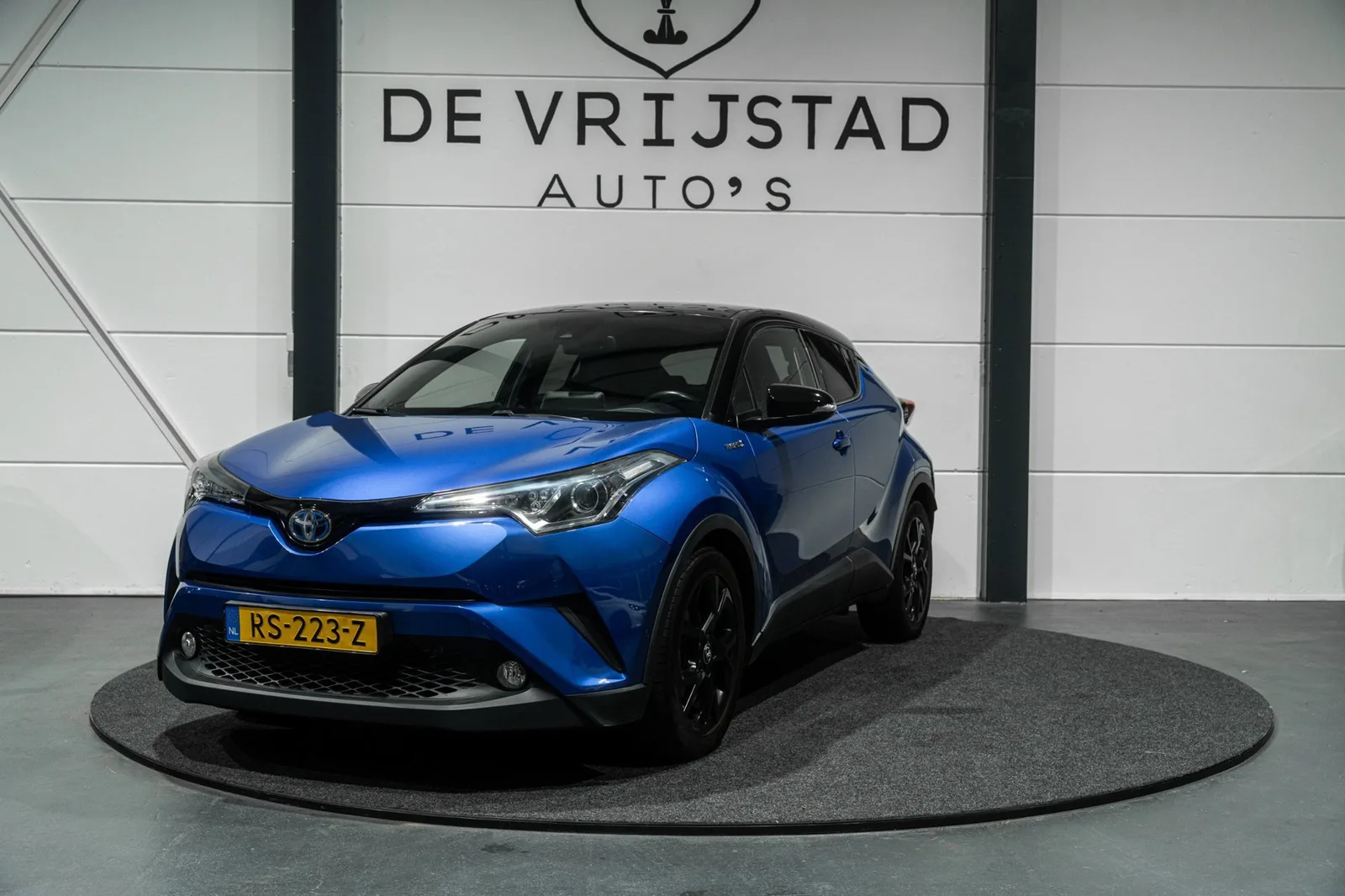 Toyota C-HR (2018) — foto 1