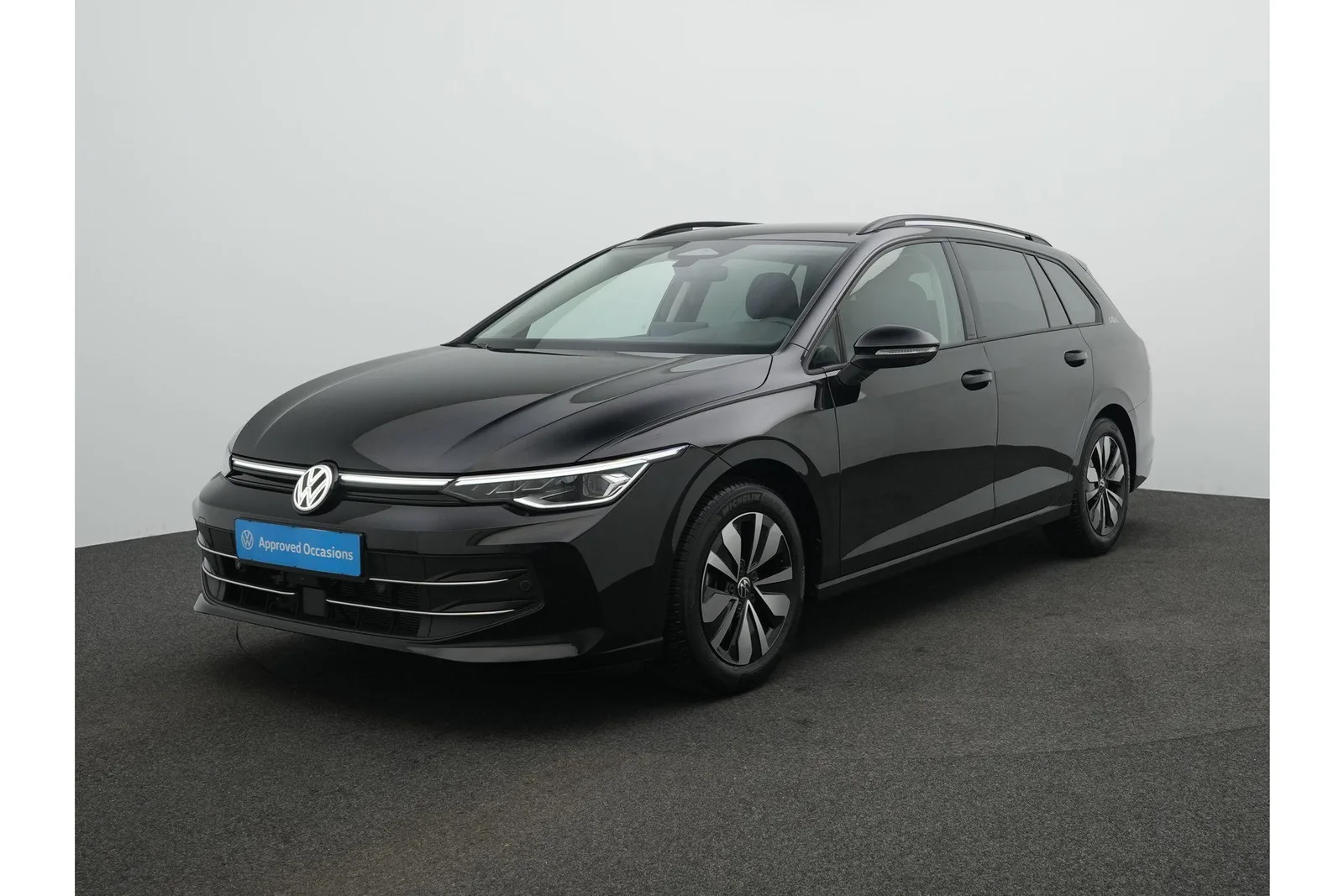 Volkswagen Golf (2025) — foto 1