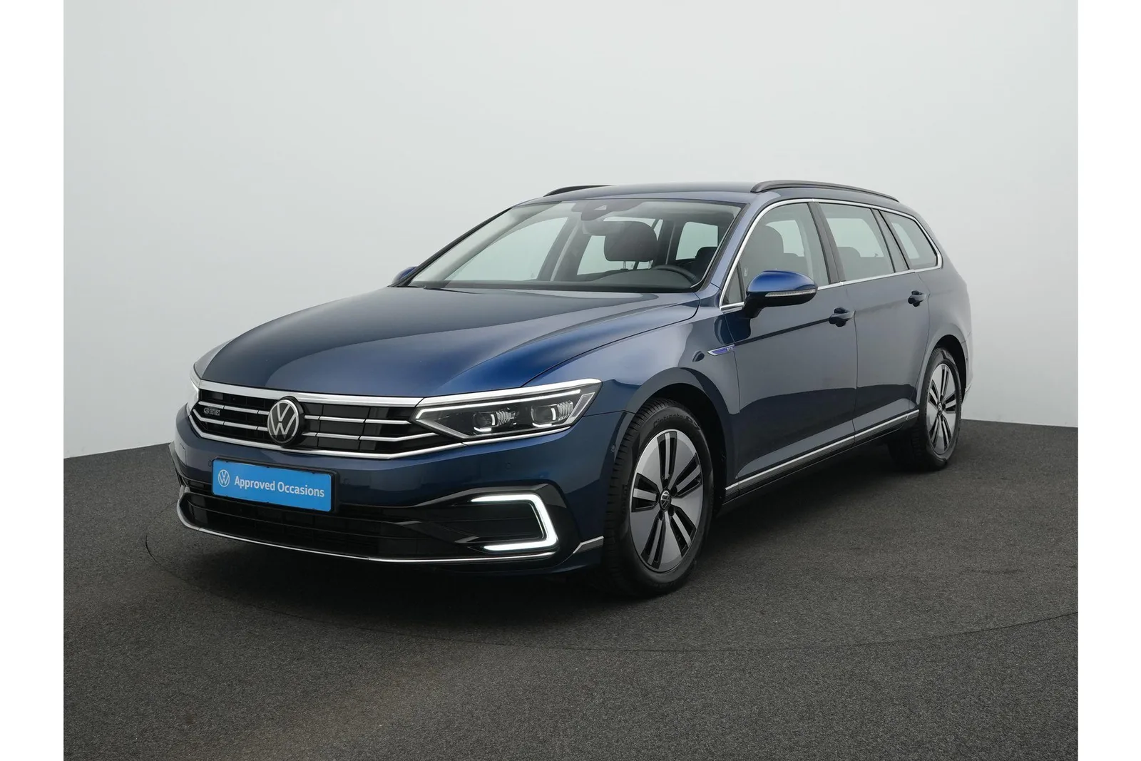 Volkswagen Passat (2023) — foto 1