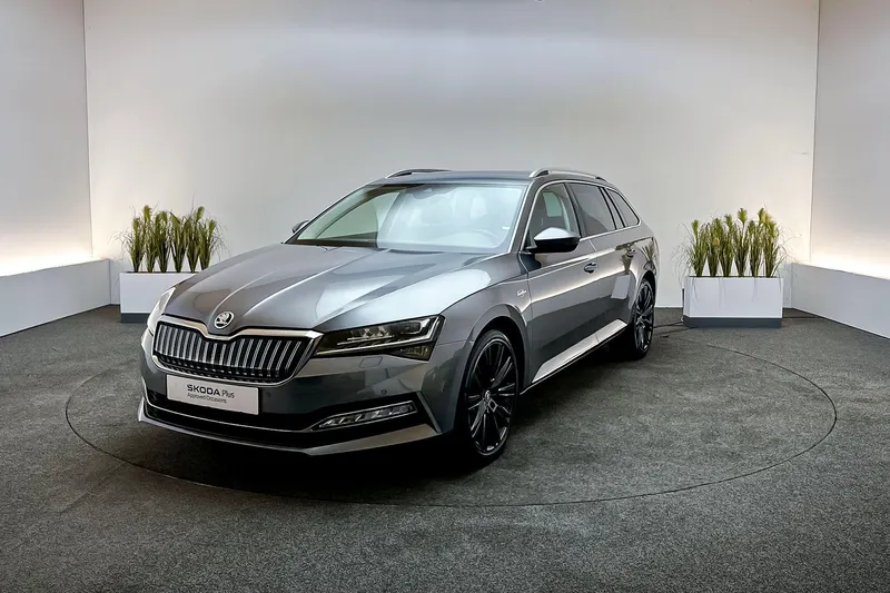 Škoda Superb (2023)