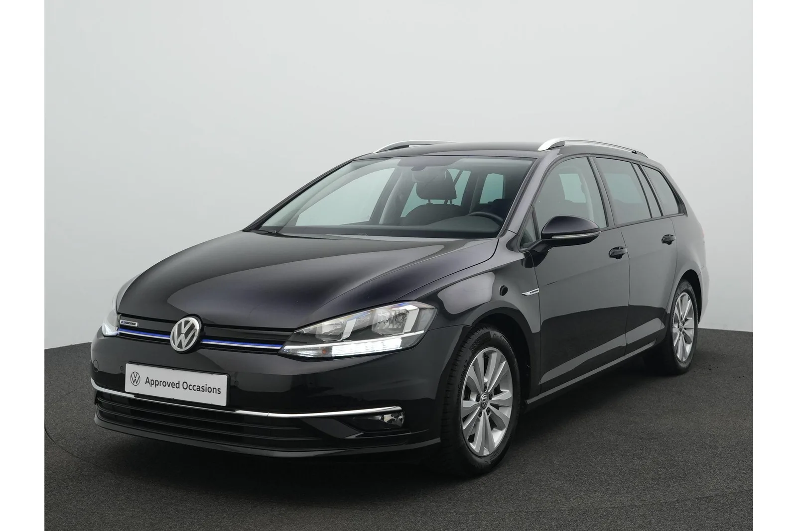 Volkswagen Golf (2020) — foto 1