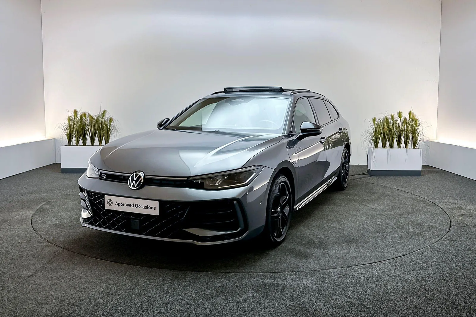 Volkswagen Passat (2025) — foto 1