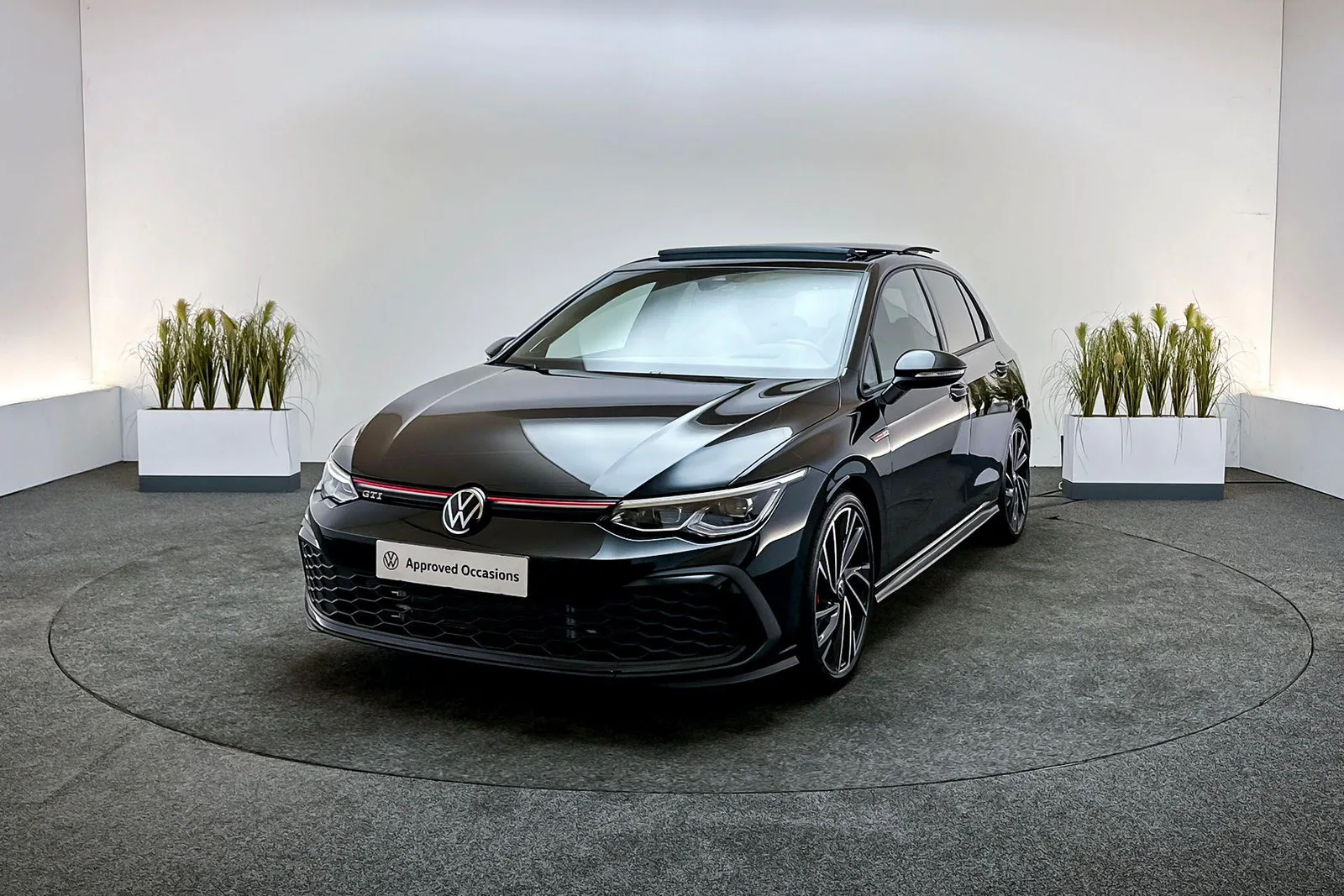 Volkswagen Golf (2024) — foto 1