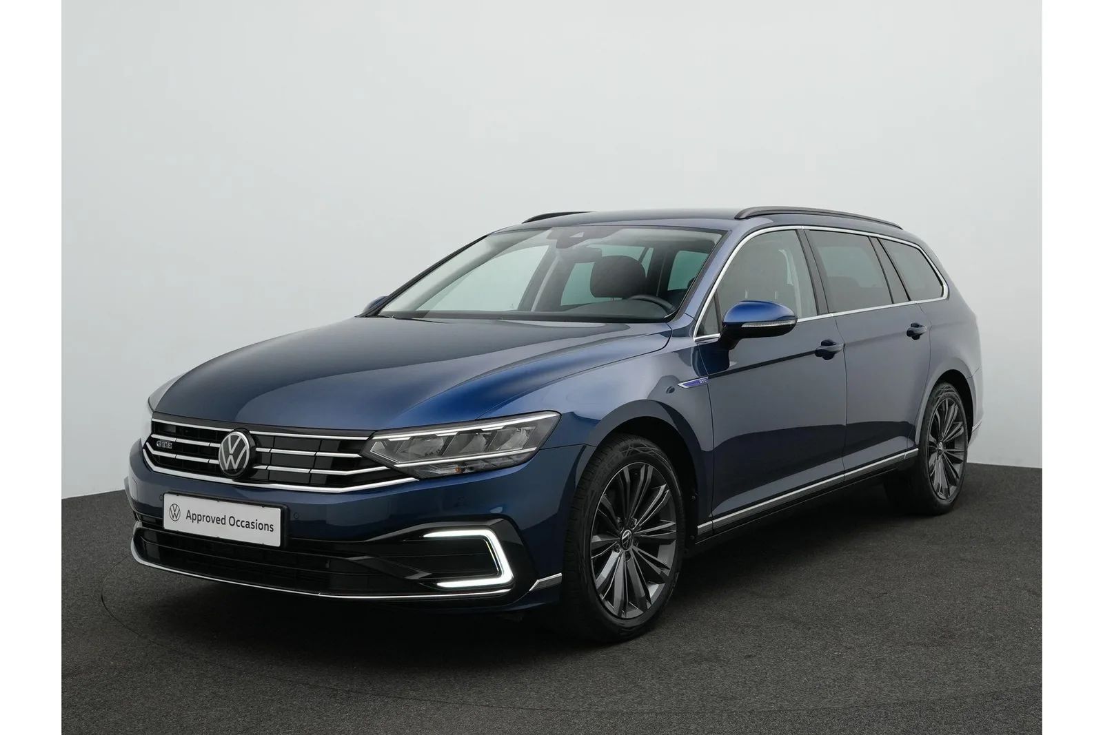 Volkswagen Passat (2023) — foto 1