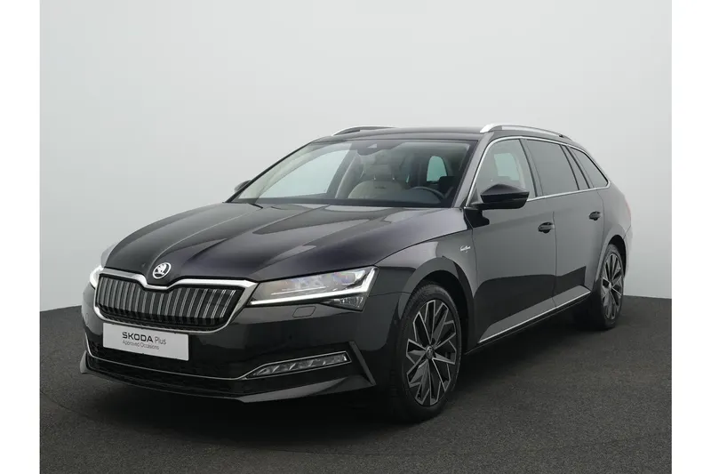 Škoda Superb (2023)