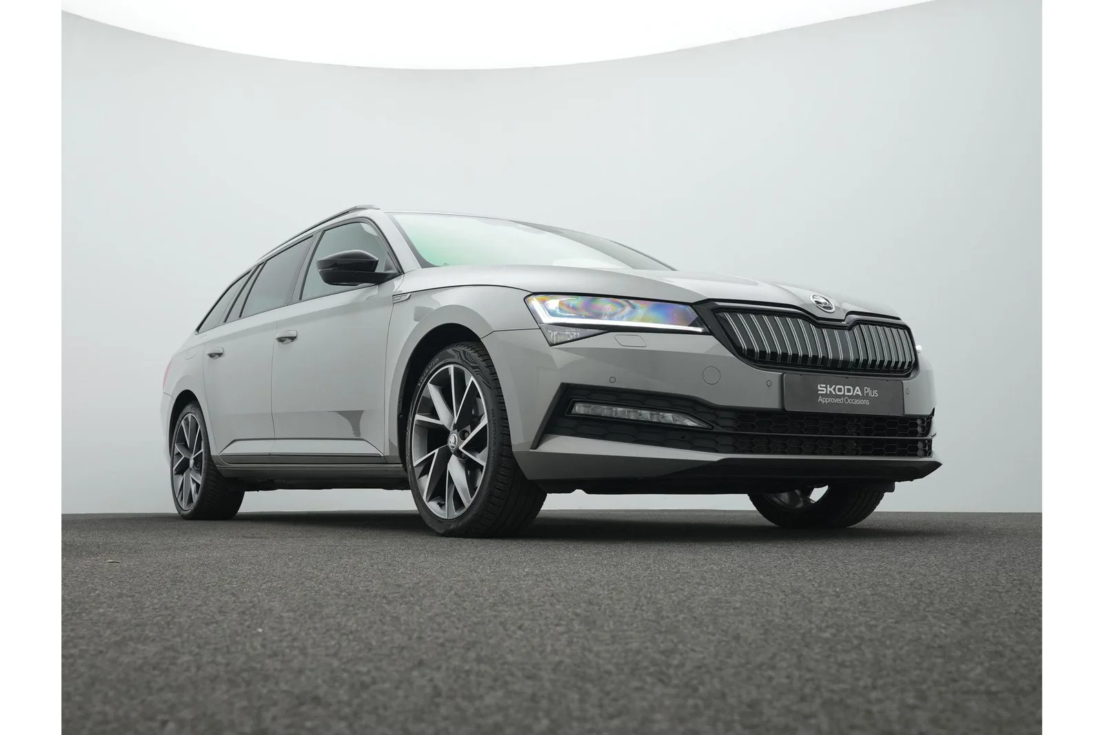 Škoda Superb (2024) — foto 1