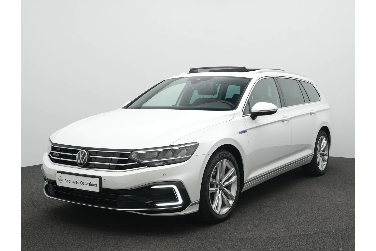 Volkswagen Passat (2022) — foto 1