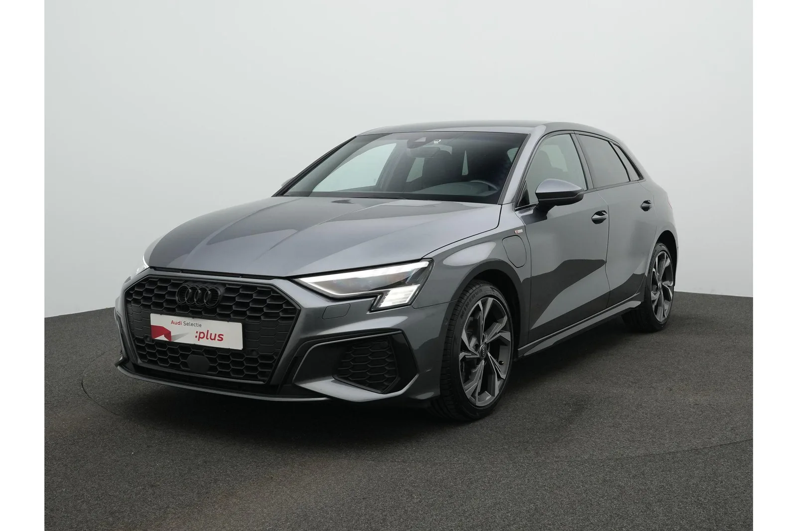 Audi A3 (2023) — foto 1