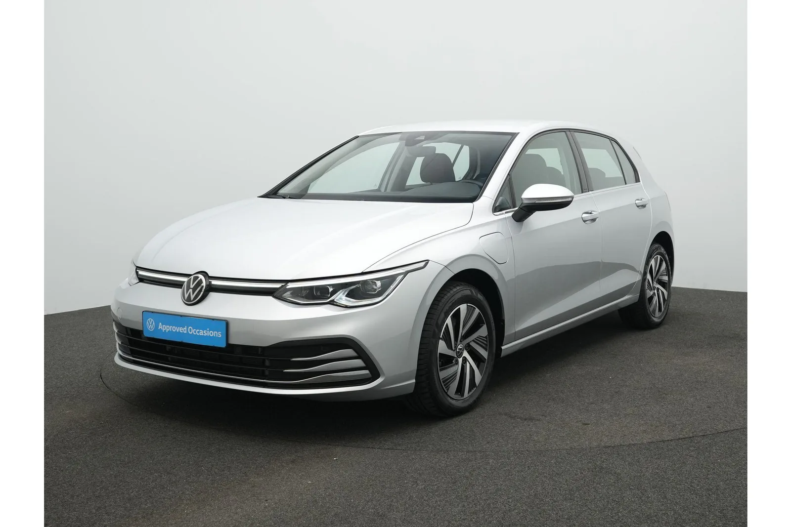 Volkswagen Golf (2022) — foto 1