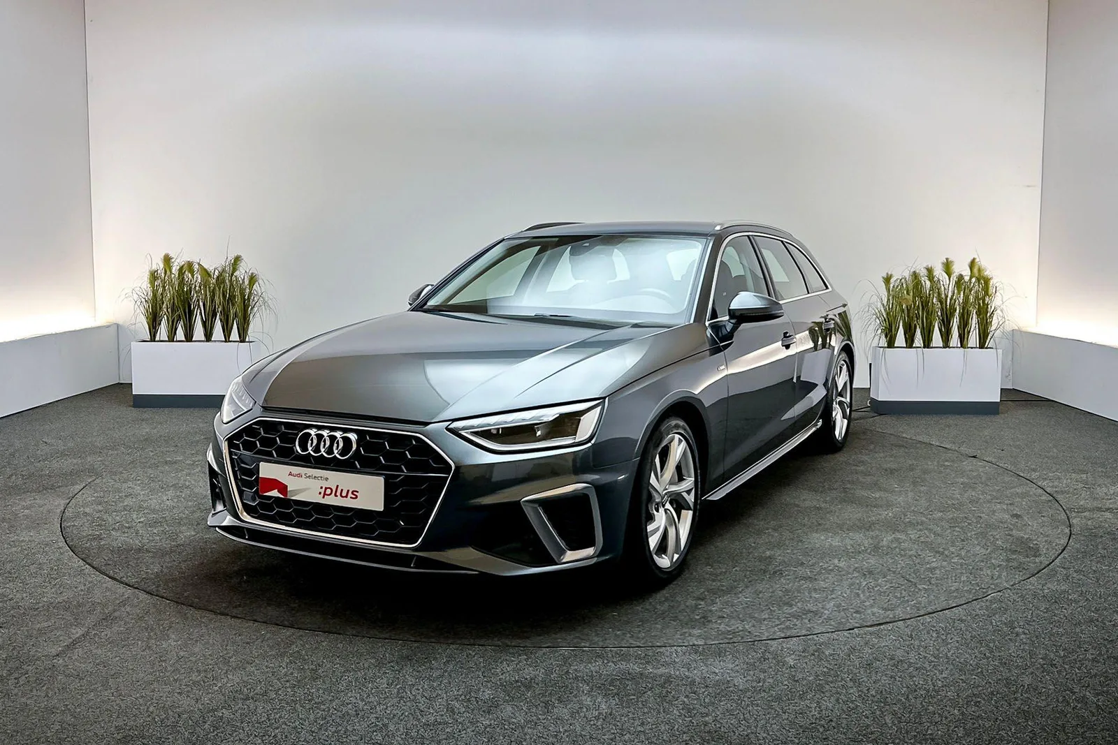 Audi A4 (2022) — foto 1